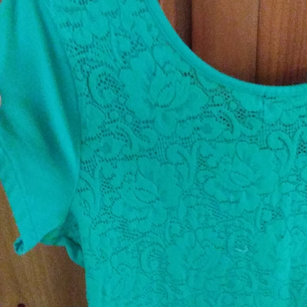 👛Sale!! 3 for $20👛🦚Almost Famous🦚shirt